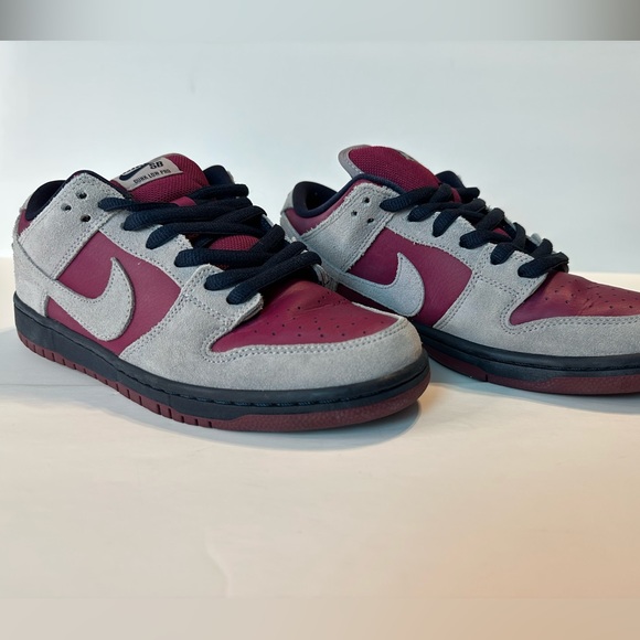 🔥Nike SB Dunk Low Atmosphere Grey True Berry Size 8.5 - Picture 5 of 16